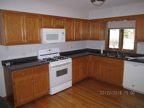 4th image of 4112 142nd St #2