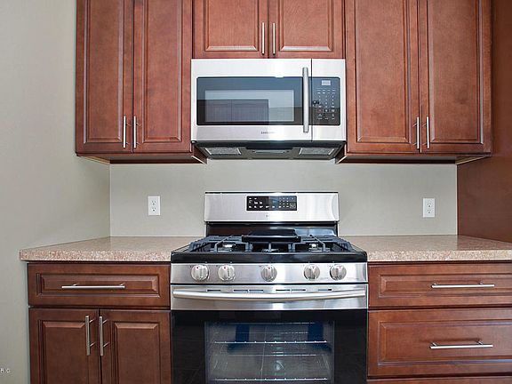 4th image of 7708 Easthill Dr