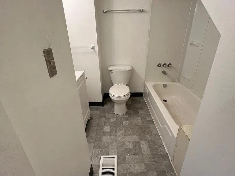 916 Gibson St #1 — Photo 9