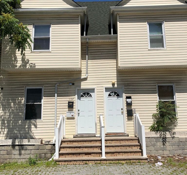 1st image of 1137 Victory Blvd