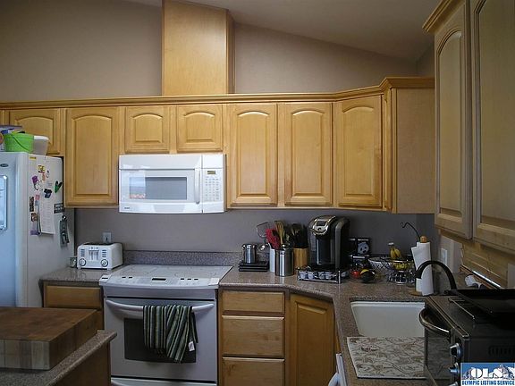 5th image of 220 Coral Dr