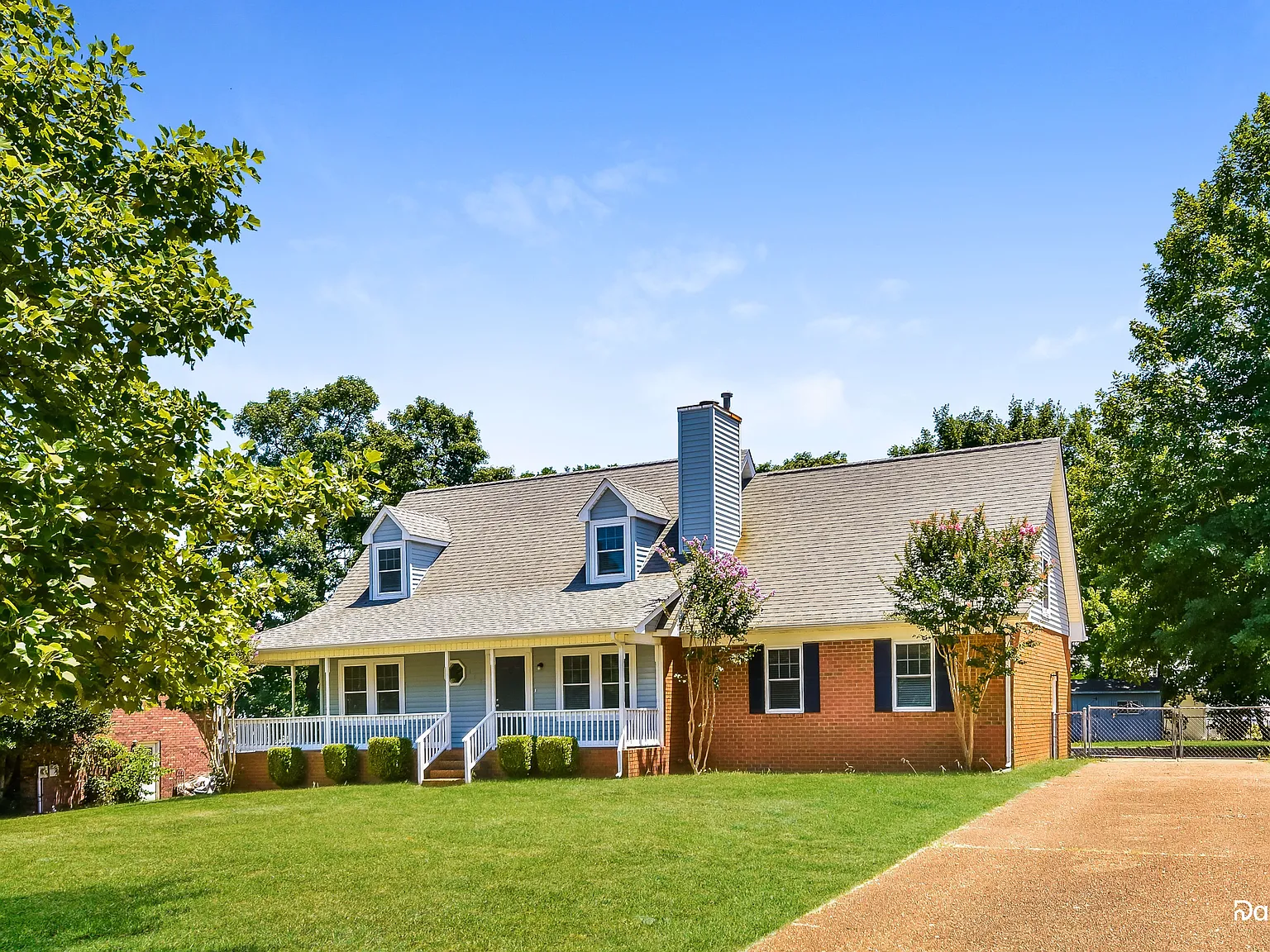 3 bed, 2.5 bath, 1446 sqft, $2,240 — Photo 3