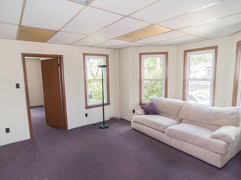 2nd image of 134 N Main St