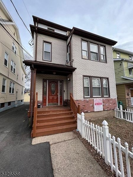 1st image of 139 Willowdale Ave