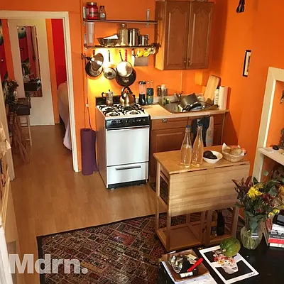 Rented by Mdrn Residential | media 44