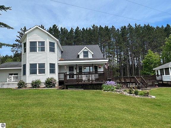 2nd image of 21238 Lakola Rd