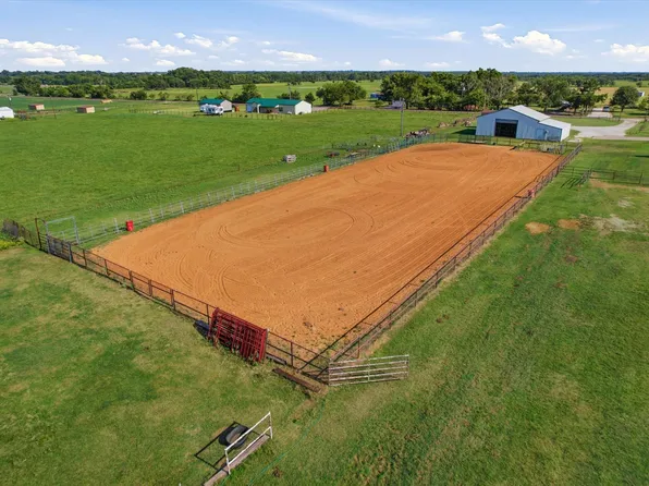 685 W Line Rd, Whitesboro, TX 76273