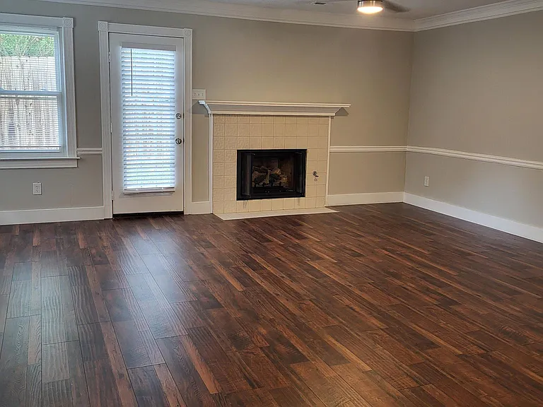 1339 Poplar Pointe SE — Photo 4