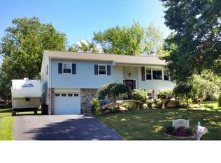 1398 N Valley Rd, Pottstown, PA 19464