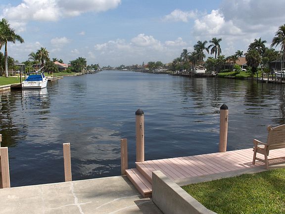 Wide lot,boat dock does not obstruct view 