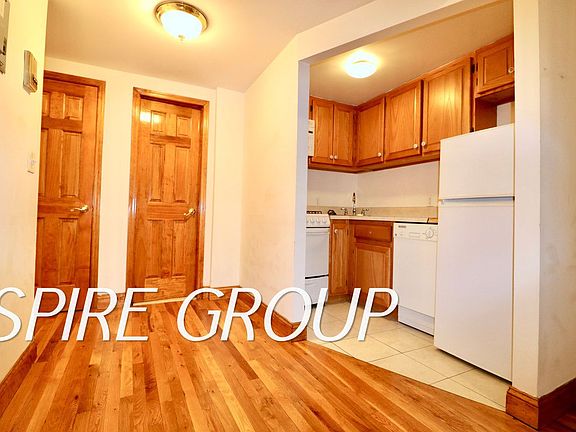 2nd image of 133 W 74th St APT 1C