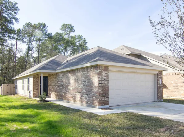 365 N Meadows Dr, Willis, TX 77378