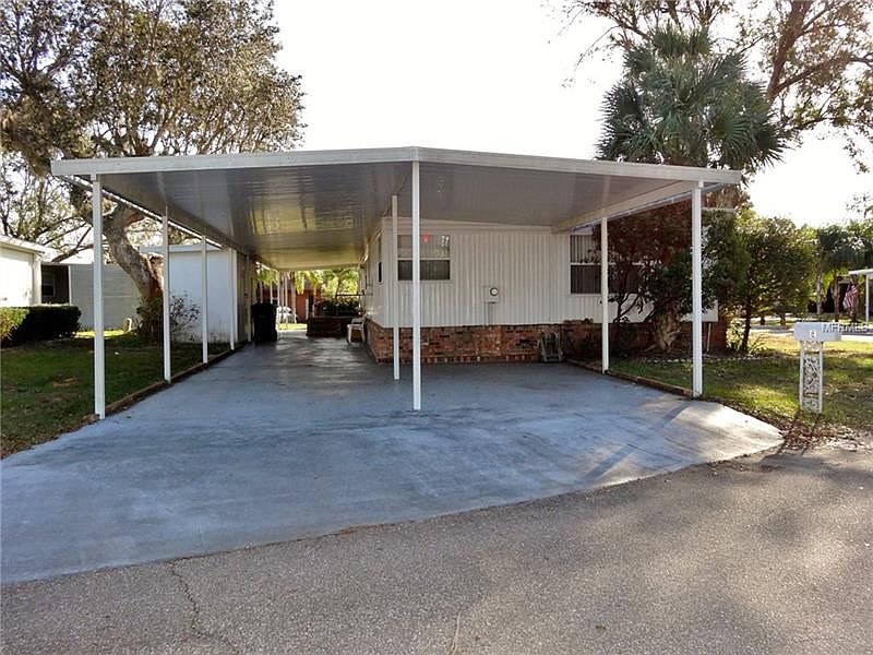 1st image of 8 Pine Ln