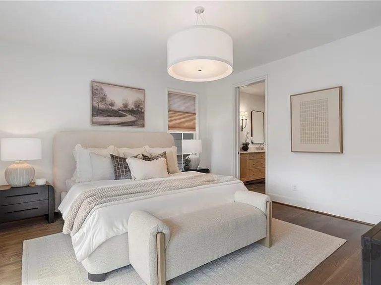 2711 Southwell St NE — Photo 26