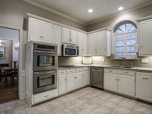 2nd image of 3505 Gary Dr