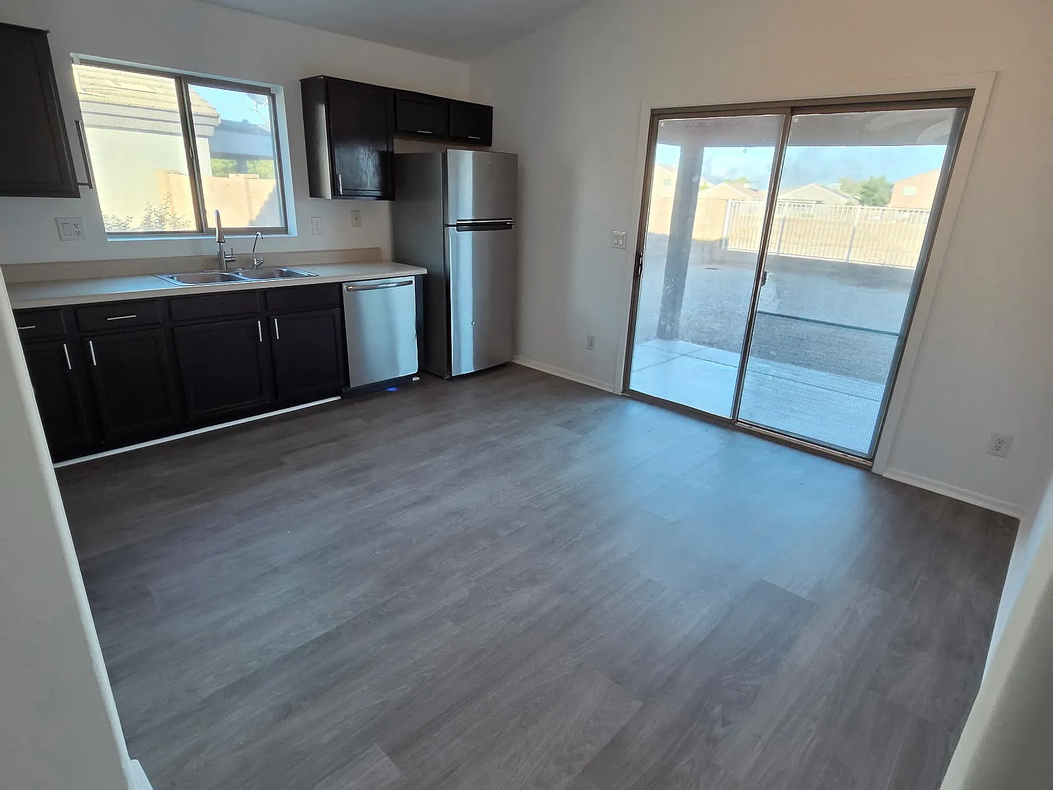 3 bed, 1280 sqft, $1,800 — Photo 2