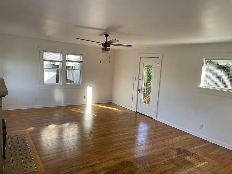 2239 1/2 Boylston Ave E — Photo 7