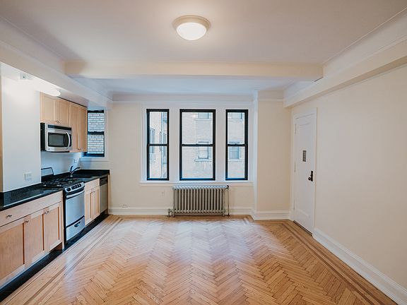 2nd image of 210 E 68th St APT 14M