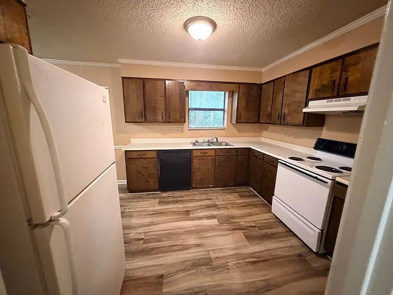 1235 Ponderosa Dr — Photo 8