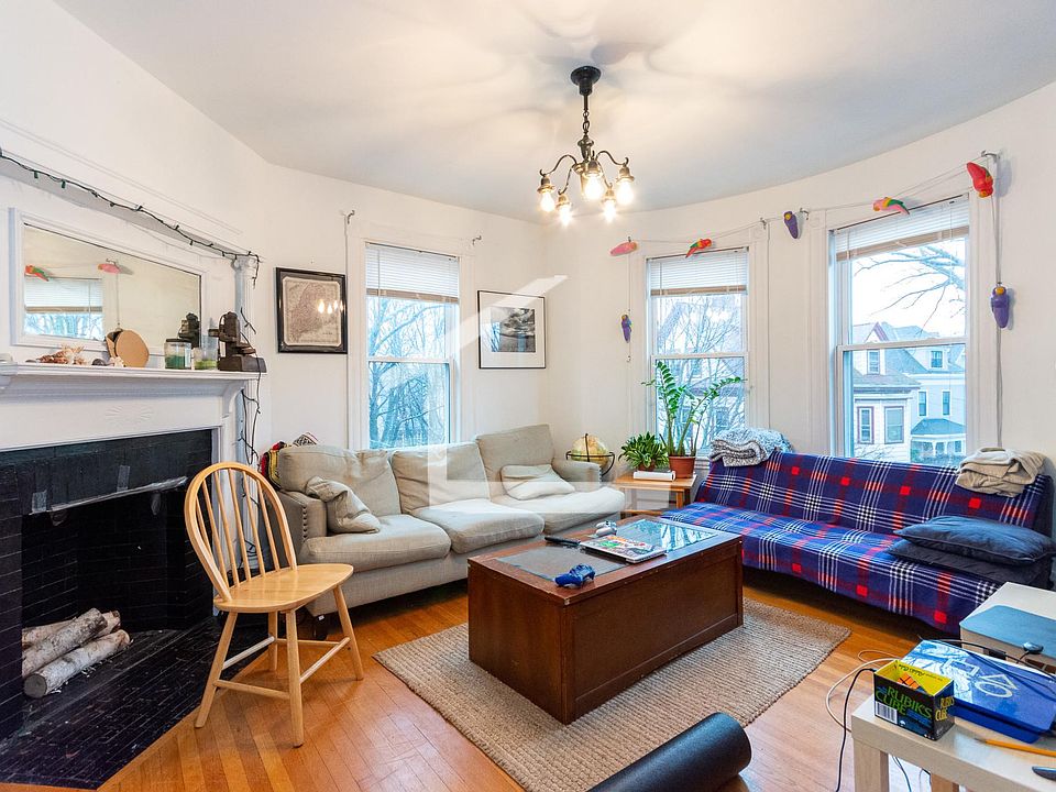 1st image of 79 Gibbs St #6