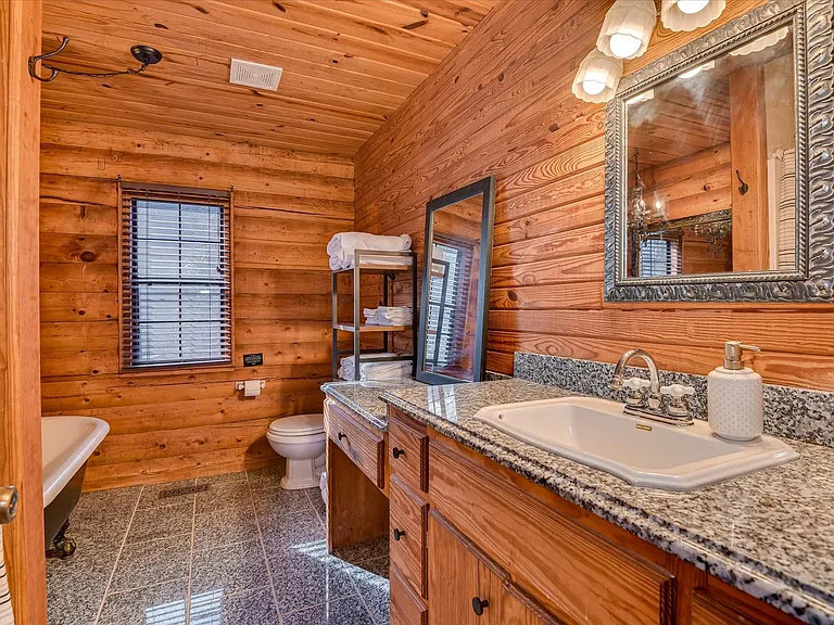 1700 Buckhead Rd — Photo 32