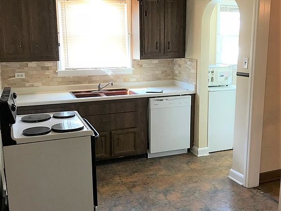 5th image of 212 Carrington Ct