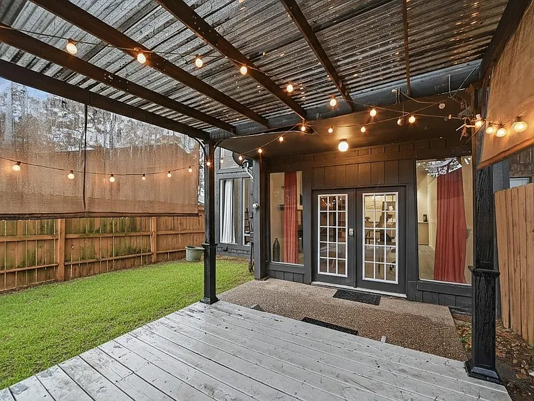 3226 Poe Dr — Photo 32
