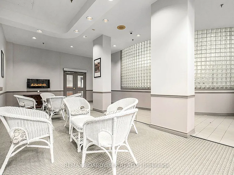 1025 Grenon Ave #210 — Photo 31