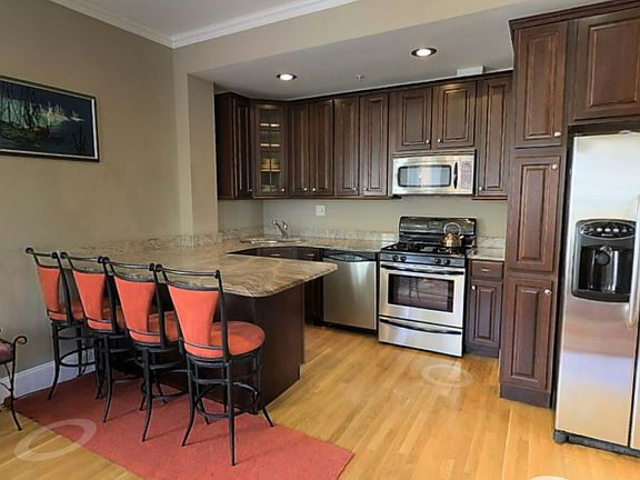 4th image of 72 Georgia St APT 1