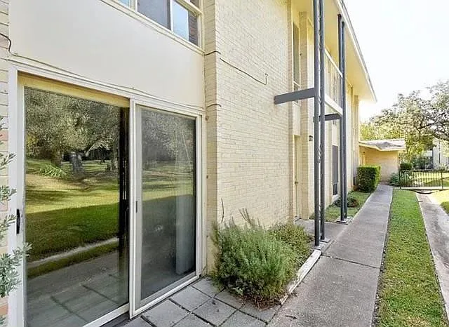 5332 Balcones Dr #D — Photo 16