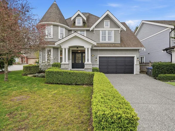 927 163rd St, Surrey, BC V4A 9T8