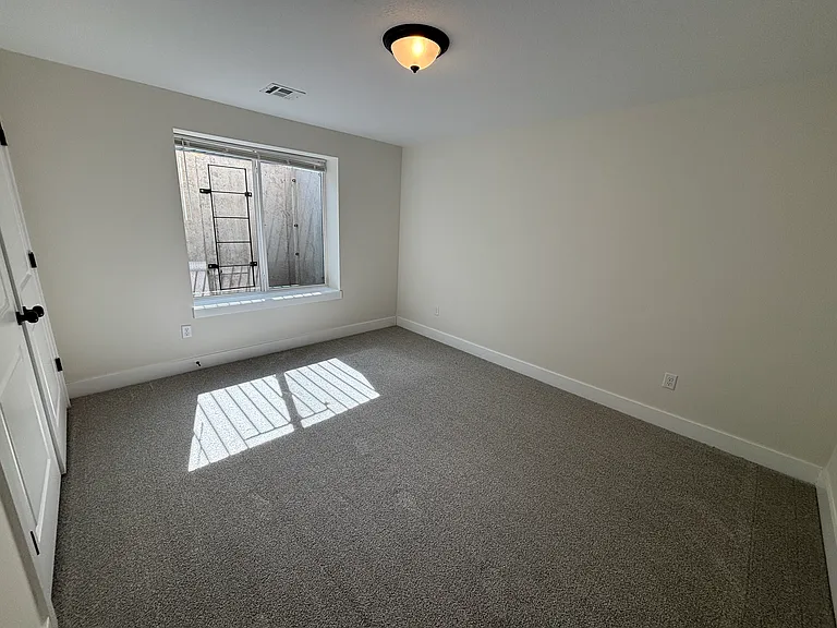 5249 S Chase Ave — Photo 15
