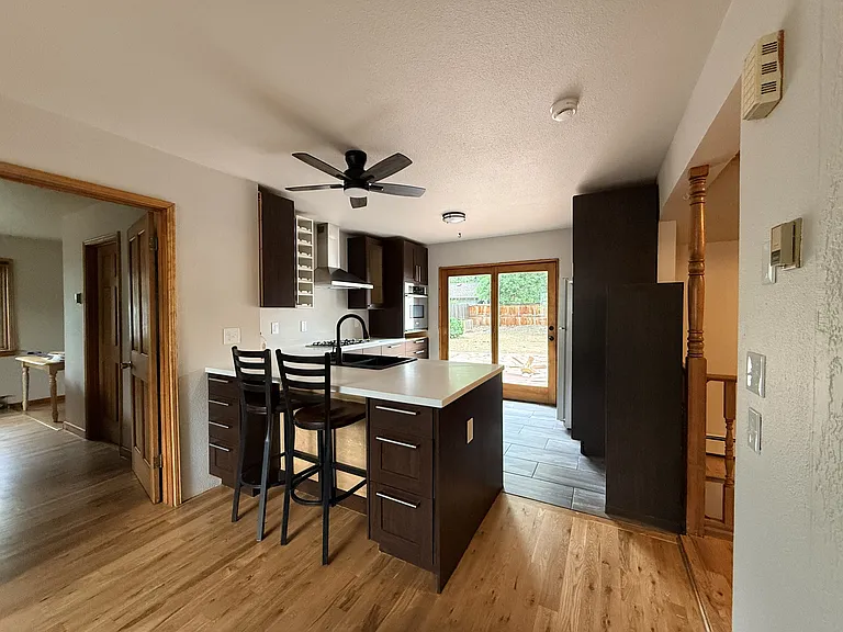 418 W Olive St — Photo 5