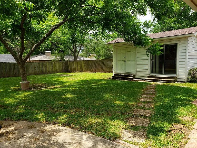 219 Stanford St — Photo 26