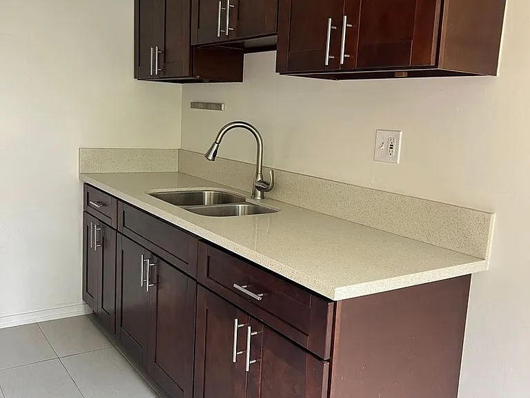 100 E Commonwealth Ave — Photo 7