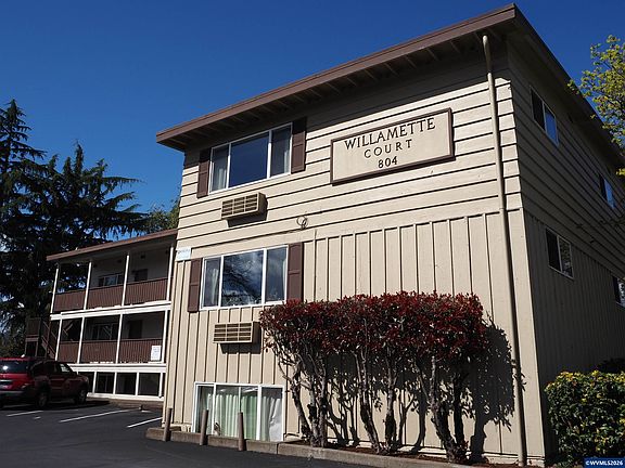 3rd image of 804 NE 2nd St