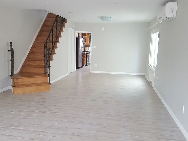 32 Jordan St — Photo 2