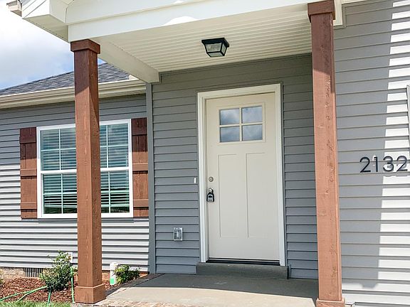 2nd image of 2132 Spring Lakes Cir