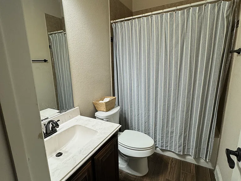 1624 Wright St — Photo 13