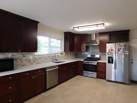 3rd image of 1520 Arkell Rd