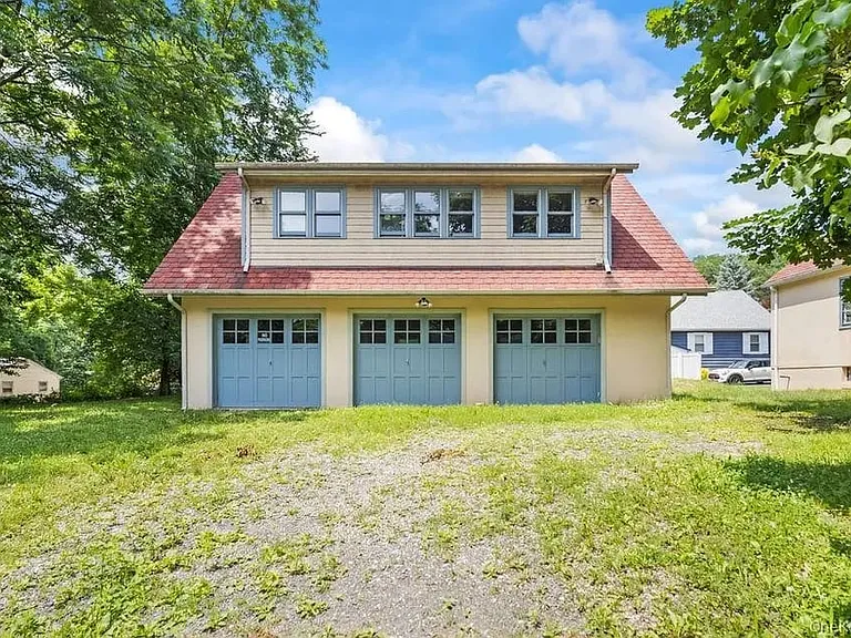 281 Old Haverstraw Rd — Photo 4