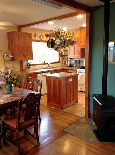 Kitchen/Dining Area