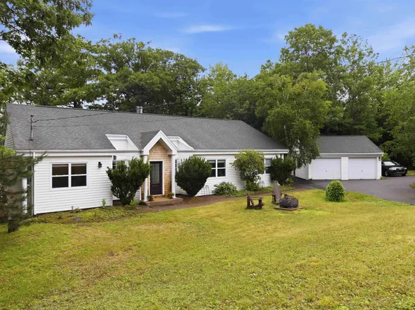 36 Winley Dr, Windsor Junction, NS B2T 1A4