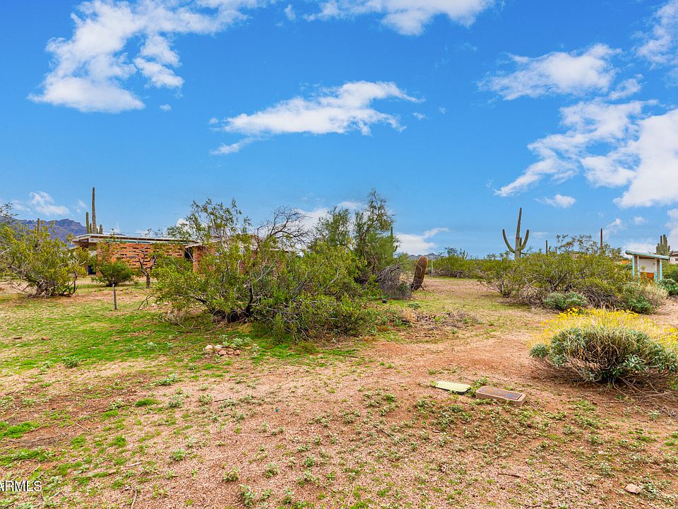 2nd image of 1126 N GOLDFIELD Road #0
