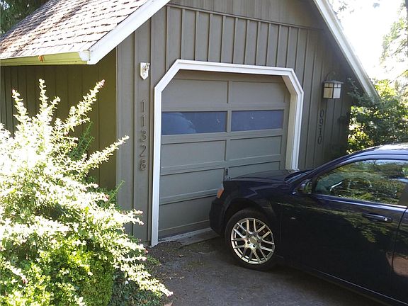 Detached garage