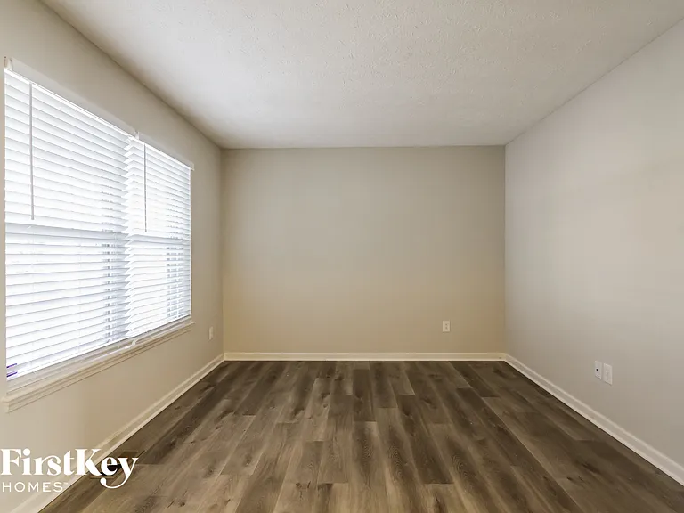 8132 Carina Dr — Photo 13
