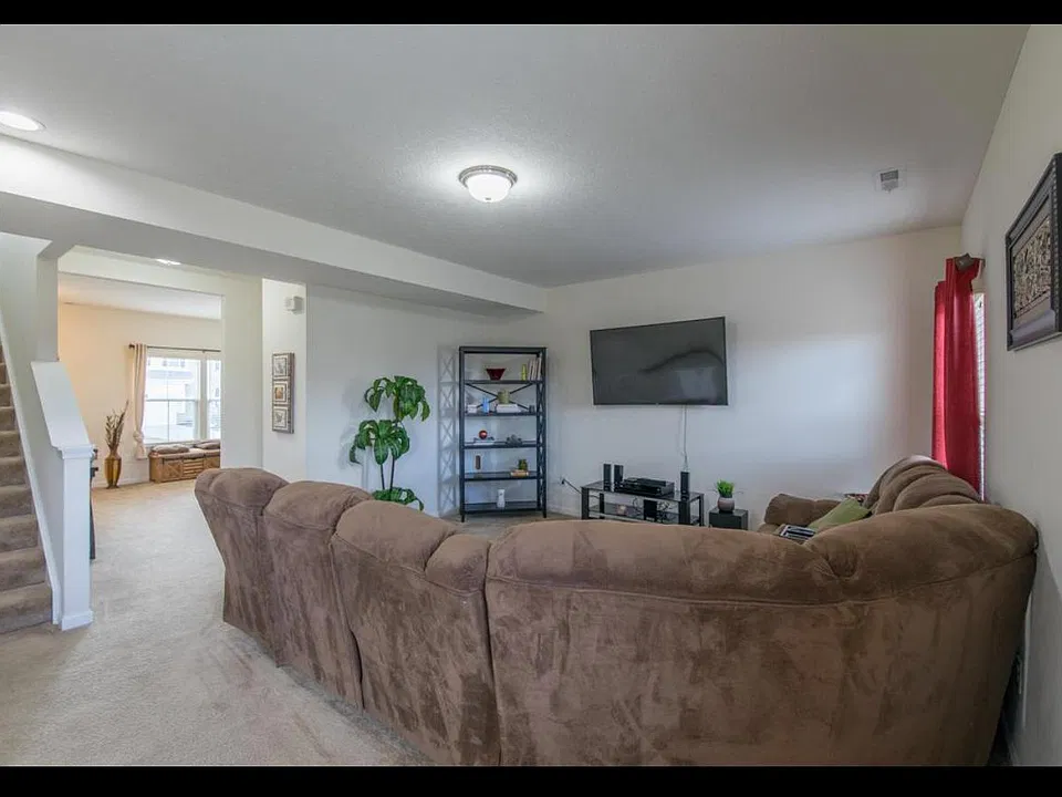 6143 Brandon Dr
