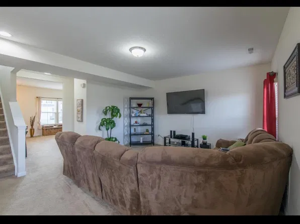 6143 Brandon Dr, Lewis Center, OH 43035