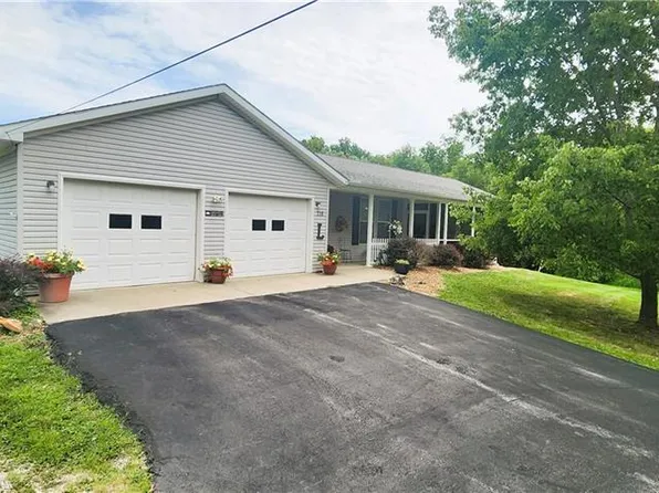 718 W 1st St, Carrollton, MO 64633