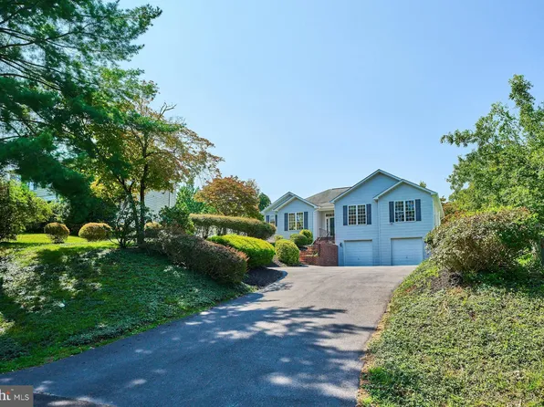 298 Roebling St, Warrenton, VA 20186